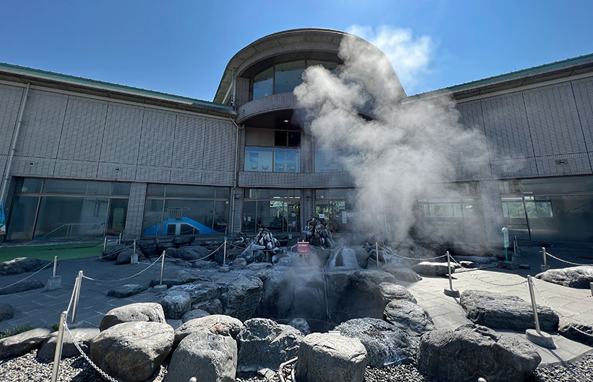 諏訪湖間欠泉センター